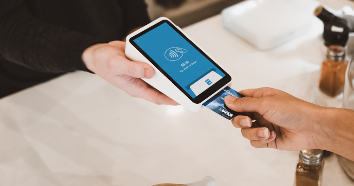 WhatsApp Business vs Chatbot com IA: Qual a Diferença?